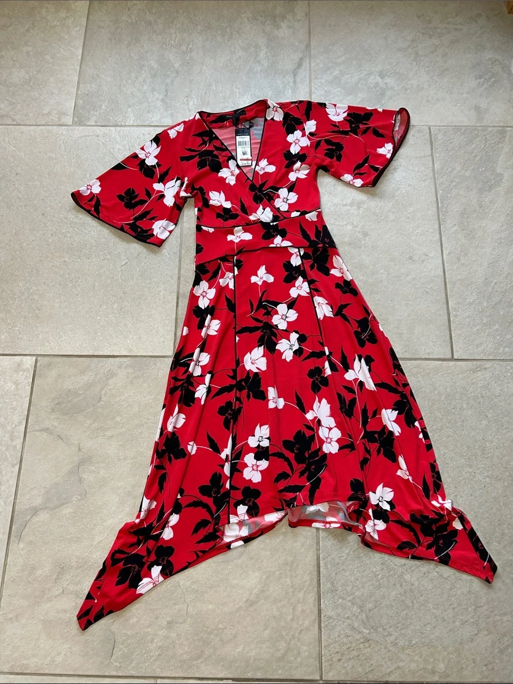 BCBGMaxAzria Red Floral Wrap-Style Midi Dress size XXS original price $198